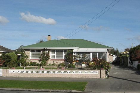 Photo of property in 127 Maidstone Road, Ilam, Christchurch, 8041