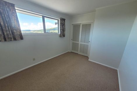 Photo of property in 3 Saint Aidans Way, Tawa, Wellington, 5028