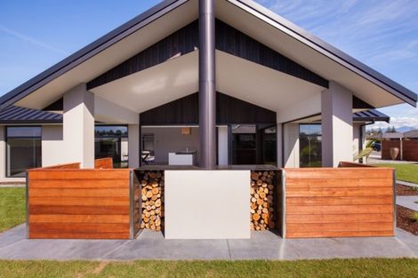 Photo of property in 15 Gleneagles Way, Waiwhakaiho, New Plymouth, 4312