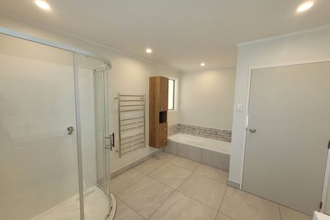 Photo of property in 3 Saint Aidans Way, Tawa, Wellington, 5028