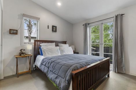 Photo of property in 37 Roberton Road, Avondale, Auckland, 1026