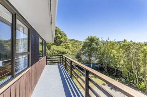Photo of property in 19 Greyfriars Crescent, Tawa, Wellington, 5028