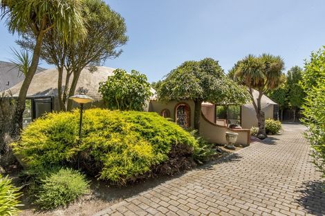 Photo of property in 254 Memorial Avenue, Burnside, Christchurch, 8053