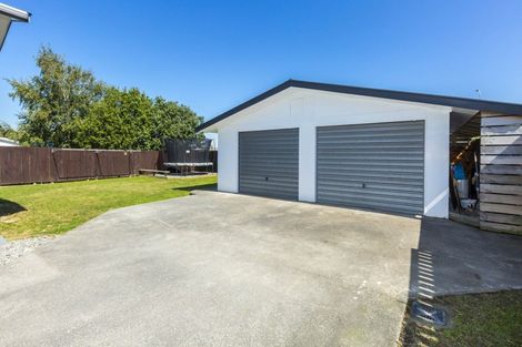Photo of property in 53 Oregon Drive, Maoribank, Upper Hutt, 5018