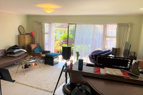 Photo of property in 3/191 Lake Road, Belmont, Auckland, 0622