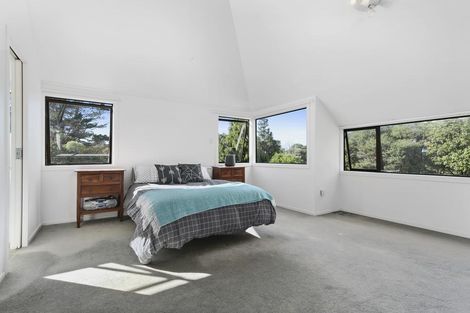 Photo of property in 1048 Scenic Drive North, Swanson, Auckland, 0816