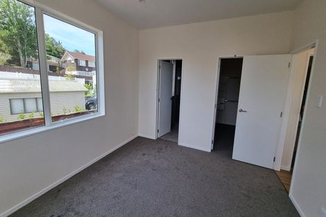 Photo of property in 1c Taupiko Place, Green Bay, Auckland, 0604