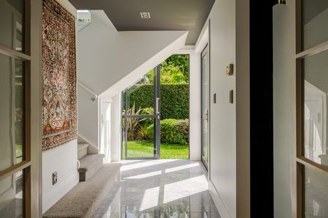 Photo of property in 14 Hinemoa Terrace, Birkenhead, Auckland, 0626