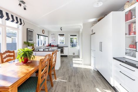 Photo of property in 306 Fenwick Street, Mayfair, Hastings, 4122