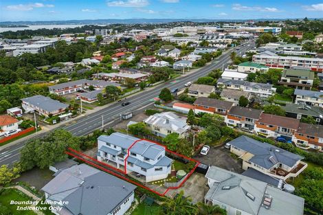 Photo of property in 2/199 Onewa Road, Birkenhead, Auckland, 0626