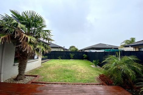 Photo of property in 25 Girvan Terrace, Wattle Downs, Auckland, 2103