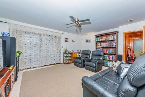 Photo of property in 9 Westpark Drive, West Harbour, Auckland, 0618
