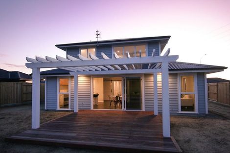 Photo of property in 44 Atlantic Drive, Fitzherbert, Palmerston North, 4410