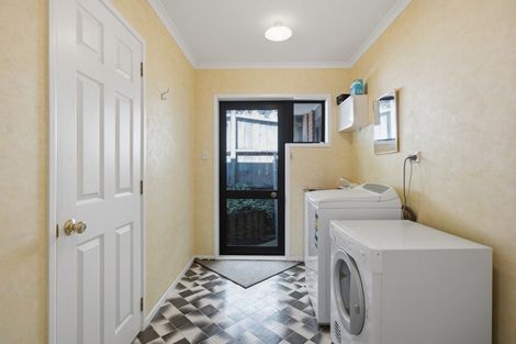 Photo of property in 71 Brooklands Road, Brooklands, New Plymouth, 4310
