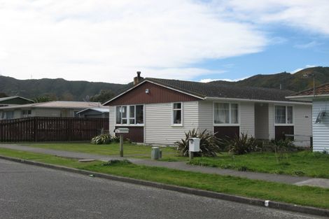 Photo of property in 48 Hamstead Street, Wainuiomata, Lower Hutt, 5014