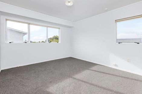 Photo of property in 2/41 Uxbridge Road, Mellons Bay, Auckland, 2014
