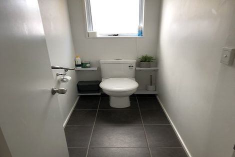 Photo of property in 2/30 Norwood Road, Bayswater, Auckland, 0622