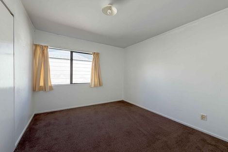 Photo of property in 2/20 Eulogy Place, Randwick Park, Auckland, 2105