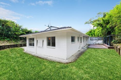 Photo of property in 2/15 Dunraven Place, Torbay, Auckland, 0630