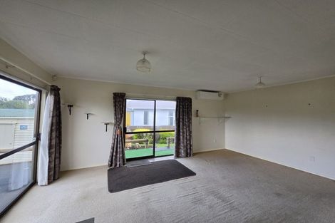 Photo of property in 150 Cornfoot Street, Castlecliff, Whanganui, 4501