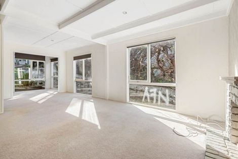 Photo of property in 10 Wyoming Avenue, Murrays Bay, Auckland, 0630