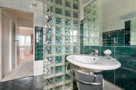 Photo of property in 235 Marine Parade, Napier South, Napier, 4110