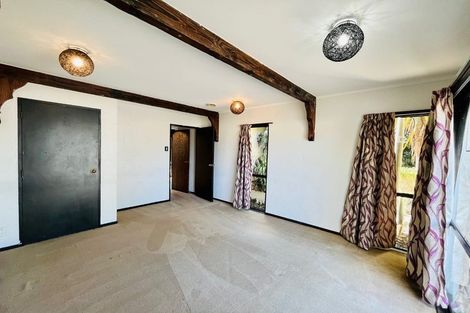 Photo of property in 11 Walter Strevens Drive, Conifer Grove, Takanini, 2112