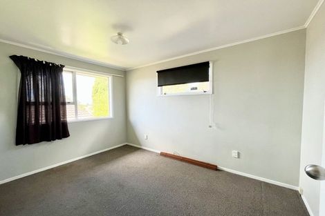 Photo of property in 20 Trias Road, Totara Vale, Auckland, 0629