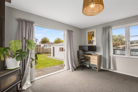 Photo of property in 5 Dunn Street, Wainuiomata, Lower Hutt, 5014