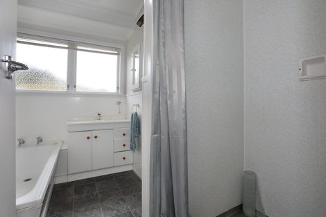 Photo of property in 14 Ongo Road, Hunterville, 4730