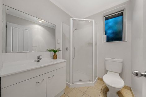 Photo of property in 8 George Arthur Place, Pukekohe, 2120