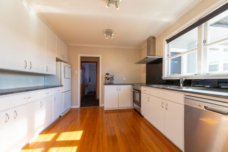 Photo of property in 7 Liverpool Street, Takaro, Palmerston North, 4412