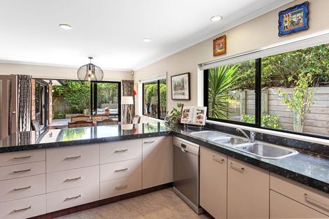 Photo of property in 21 Campion Road, Waikanae Beach, Waikanae, 5036