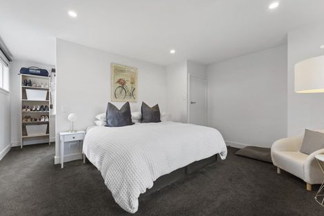 Photo of property in 43 Dunedin Street, Redwood, Christchurch, 8051