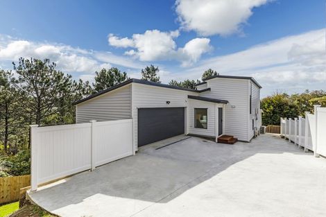 Photo of property in 16a Dalmeny Close, Murrays Bay, Auckland, 0630