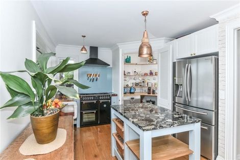 Photo of property in 48a Waterview Road, Stanley Point, Auckland, 0624