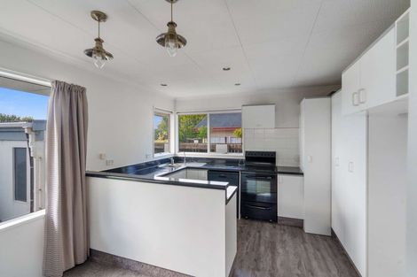 Photo of property in 16 Watson Place, Rangiora, 7400