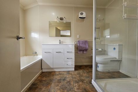 Photo of property in 8f Blennerville Close, Marton, 4710