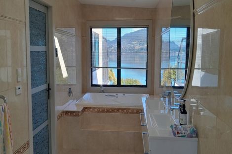 Photo of property in 4 Bewley Avenue, Macandrew Bay, Dunedin, 9014