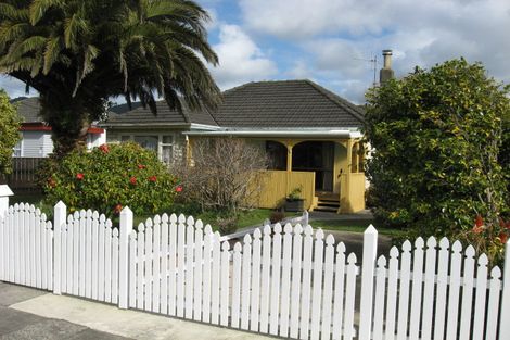 Photo of property in 33 Wellington Road, Wainuiomata, Lower Hutt, 5014