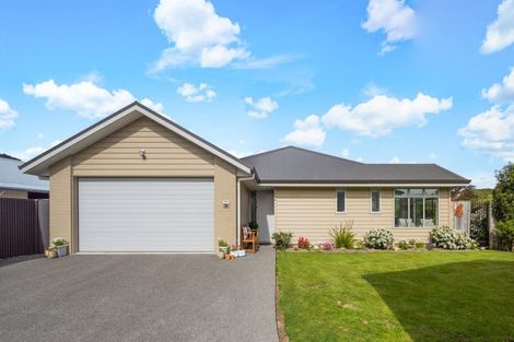 Photo of property in 6a Huia Street, Waikawa, Picton, 7220