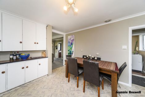 Photo of property in 6 Pukatea Place, Milson, Palmerston North, 4414