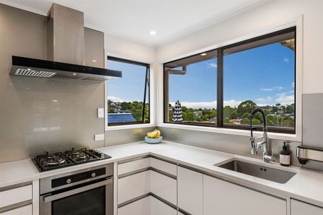 Photo of property in 124 Weatherly Road, Torbay, Auckland, 0630