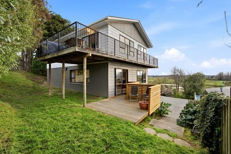 Photo of property in 433 Cashmere Road, Westmorland, Christchurch, 8025