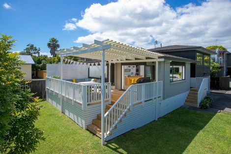 Photo of property in 2/41 Wright Road, Point Chevalier, Auckland, 1022
