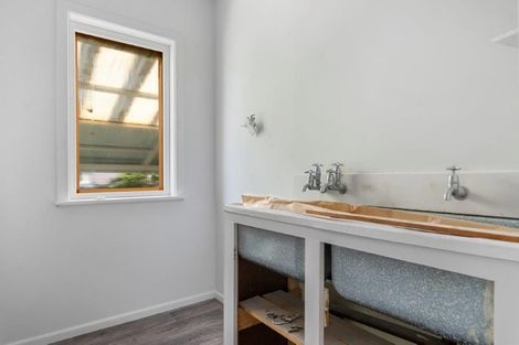 Photo of property in 118 Koutu Road, Kawaha Point, Rotorua, 3010