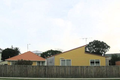 Photo of property in 349-351 Kapiti Road, Paraparaumu Beach, Paraparaumu, 5032