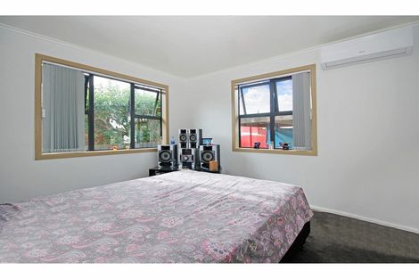 Photo of property in 3/4 Oxford Road, Manurewa, Auckland, 2102