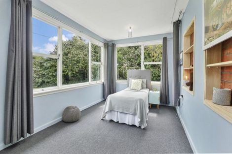 Photo of property in 2 Gamblins Road, Saint Martins, Christchurch, 8022