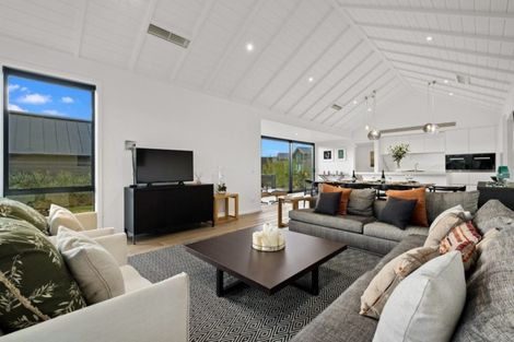 Photo of property in 58 Falconer Rise, Jacks Point, Queenstown, 9371